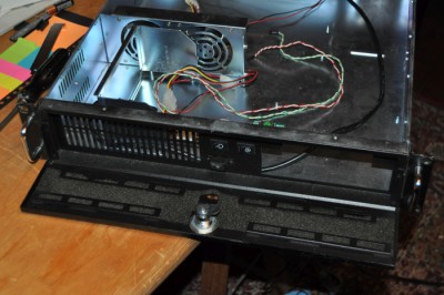 2ucase02.jpg