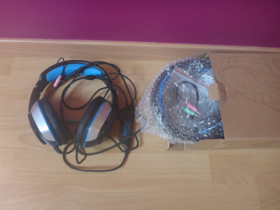 Headset 01.jpg