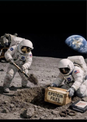 Naar het schijnt zijn ze in het geheim toch op de maan geland...
